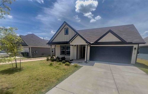 116 Sweetwater Creek Ln, Hutto, TX, 78634-2467 | Card Image