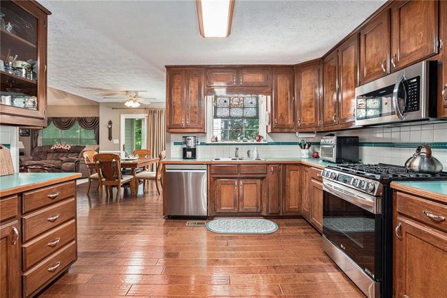 1625 Rushing River Way, House other with 3 bedrooms, 3 bathrooms and null parking in Suwanee GA | Image 9