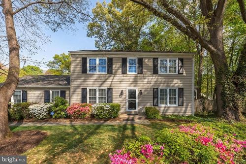 9510 Ashbourn Dr, BURKE, VA, 22015-1701 | Card Image