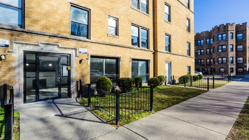 1a-6949 S Paxton Avenue, Chicago, IL, 60649 | Card Image
