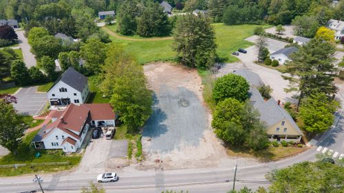 10 Main St, New London, NH, 03257-7801 | Card Image