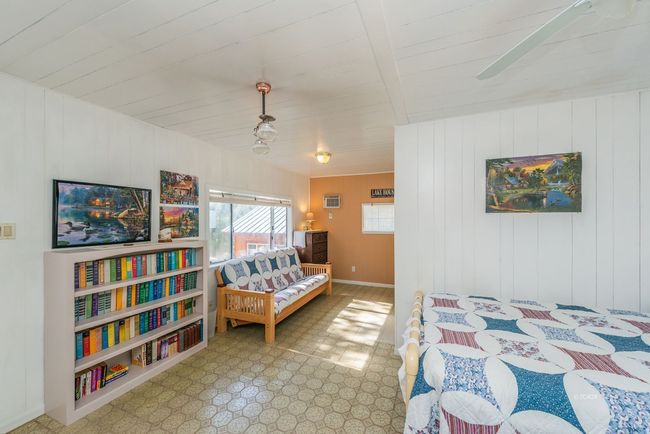 Middle Cabin | Image 26