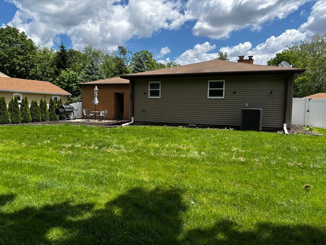 219 Twin Oaks Ct, House other with 3 bedrooms, 2 bathrooms and 1 parking in East Peoria IL | Image 25