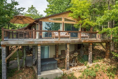 1001 Old Laurel Ln, Sevierville, TN, 37876-9247 | Card Image