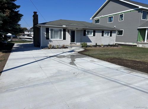 7208 Bluebill St, Clay, MI, 48001-4104 | Card Image