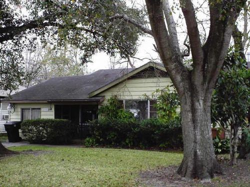 7019 Sherwood Dr, Houston, TX, 77021-4831 | Card Image