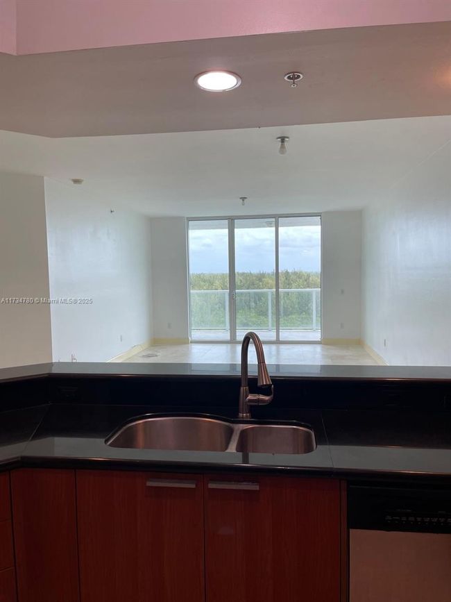 APT-1103 - 15051 Royal Oaks Ln, Condo with 3 bedrooms, 3 bathrooms and null parking in North Miami FL | Image 25