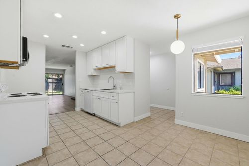 8237 Center Pkwy, Sacramento, CA, 95823-5301 | Card Image