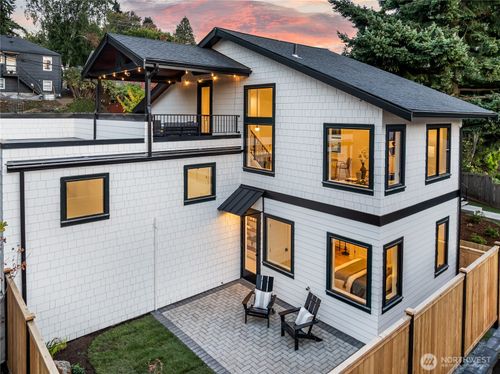 3644 33rd Ave W, Seattle, WA, 98199-1604 | Card Image