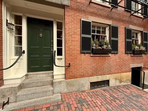9 West Cedar St, Boston, MA, 02108 | Card Image