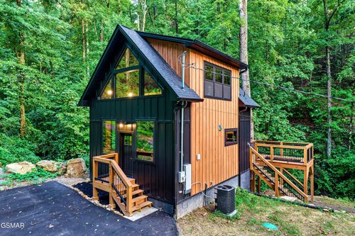 2665 Black Walnut Flats Rd, Sevierville, TN, 37862-7941 | Card Image