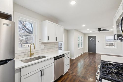 5112 Maple Ave, Mission, KS, 66202-1824 | Card Image