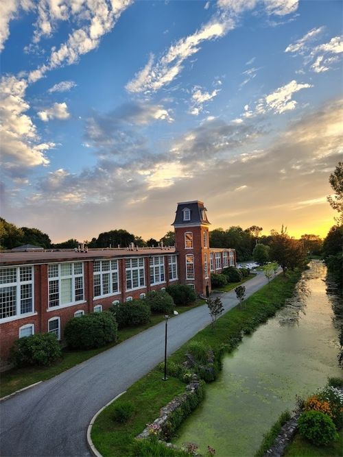 apt-112-40 Web Ave, North Kingstown, RI, 02852-6825 | Card Image