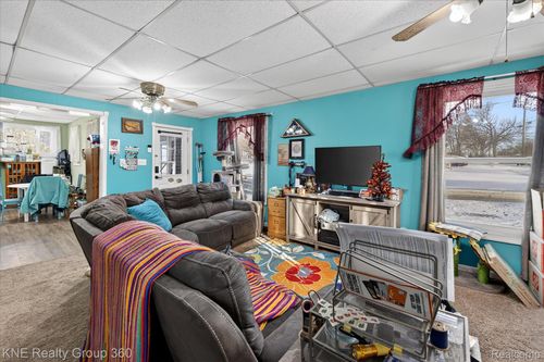 121 Livingston St, Howell, MI, 48843-2661 | Card Image