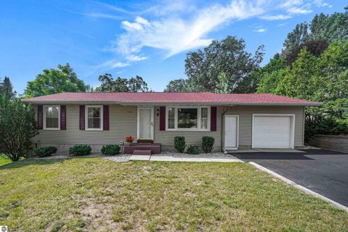 1101 Knoll Crest Ct, Traverse City, MI, 49686-5013 | Card Image