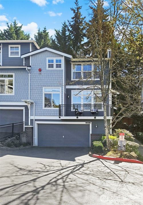 8707-8707 123rd Ln Ne, Kirkland, WA, 98033-5873 | Card Image