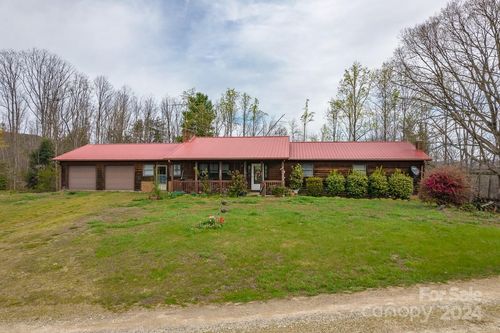 225 Frye Heights Ln, Taylorsville, NC, 28681-7048 | Card Image