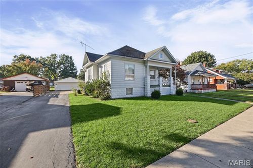 202 W Prairie St, Staunton, IL, 62088-1151 | Card Image