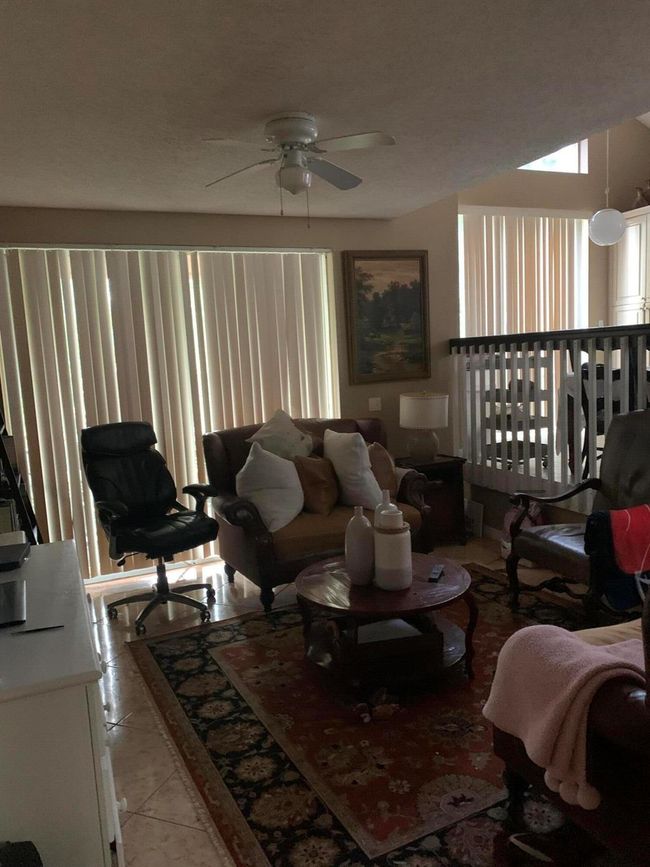 1255 Oakwater Dr, House other with 4 bedrooms, 3 bathrooms and null parking in Royal Palm Beach FL | Image 4
