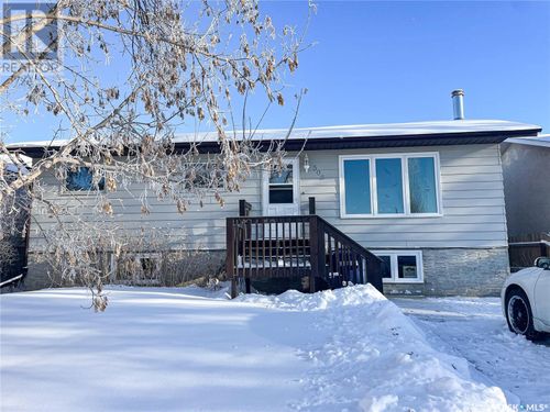 506 2nd St W, Meadow Lake, SK, S9X1C9 | Card Image