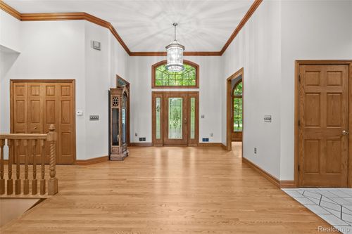 9997 Applegate Ln, Brighton, MI, 48114-9696 | Card Image