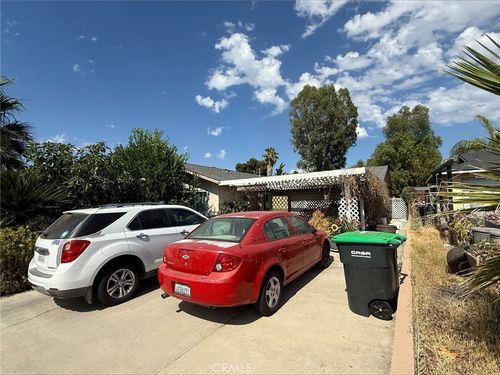 940 Marlyce Ln, Hemet, CA, 92543-7231 | Card Image