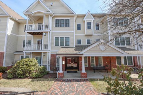 apt-201-160 Daniel Webster Hwy, Nashua, NH, 03060-5245 | Card Image