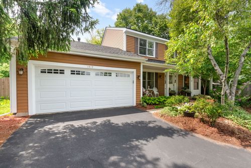1419 Issel Ct, Batavia, IL, 60510-9311 | Card Image