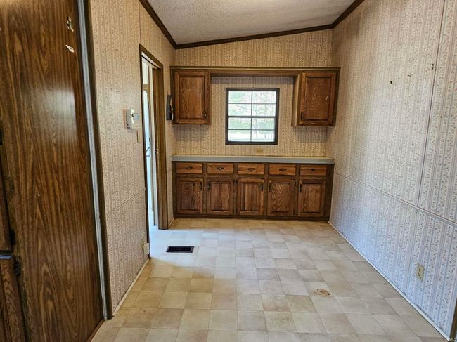 9011 Old Bend Rd, House other with 3 bedrooms, 2 bathrooms and null parking in Heltonville IN | Image 25