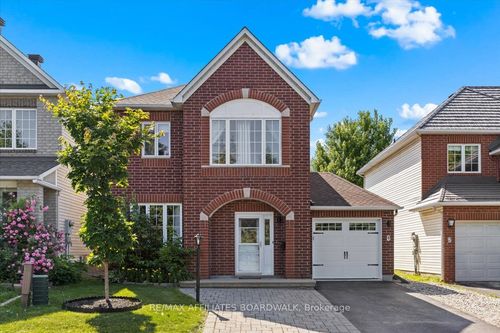 4 Castlemore St, Nepean, ON, K2G6K8 | Card Image