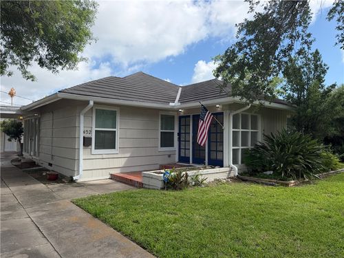 452 Delaine Dr, Corpus Christi, TX, 78411-1645 | Card Image