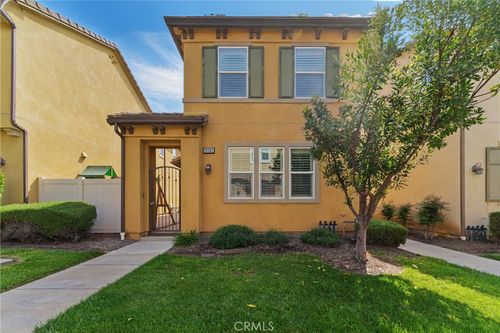 10583 Ponderosa Cir, Santa Fe Springs, CA, 90670-3866 | Card Image