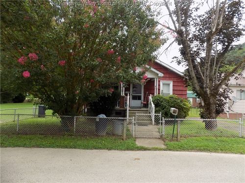 205 Luke St, Hugheston, WV, 25110 | Card Image