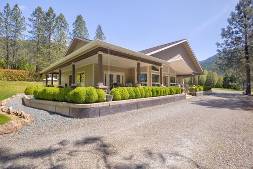 3600 Placer Rd, Wolf Creek, OR, 97497-9716 | Card Image