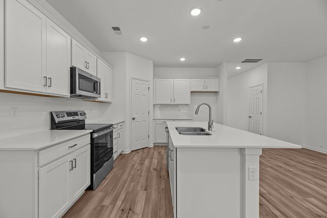 E3 - 2900 Suzanne Landon Dr, Townhouse with 3 bedrooms, 3 bathrooms and 2 parking in Murfreesboro TN | Image 12