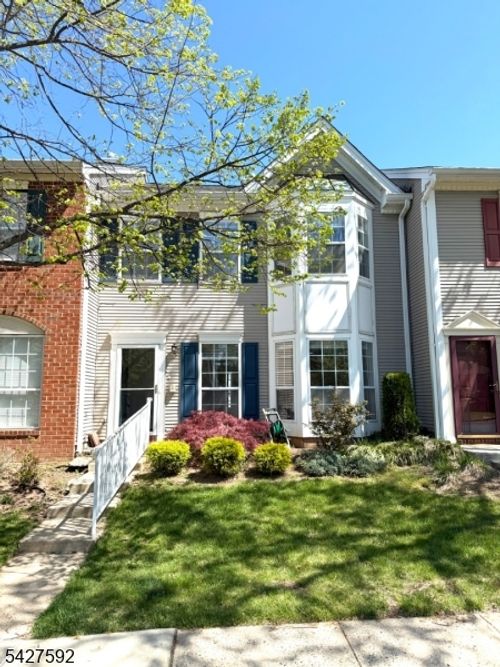 111 Columbus Dr, Franklin Park, NJ, 08823-1736 | Card Image