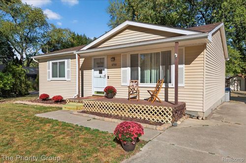 4700 Siebert Rd, Waterford, MI, 48328-2864 | Card Image