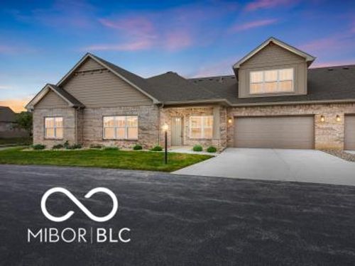 2331 Saddle Dr, Shelbyville, IN, 46176-8434 | Card Image