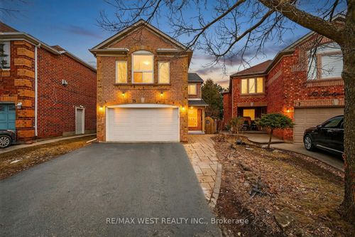 75 Forestgrove Cir, Brampton, ON, L6Z4T4 | Card Image
