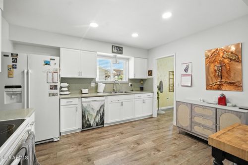 10002 W Deanne Dr, Sun City, AZ, 85351-4263 | Card Image