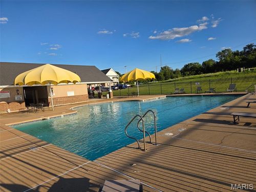 25e-147 Brandy Mill Cir, High Ridge, MO, 63049-2582 | Card Image