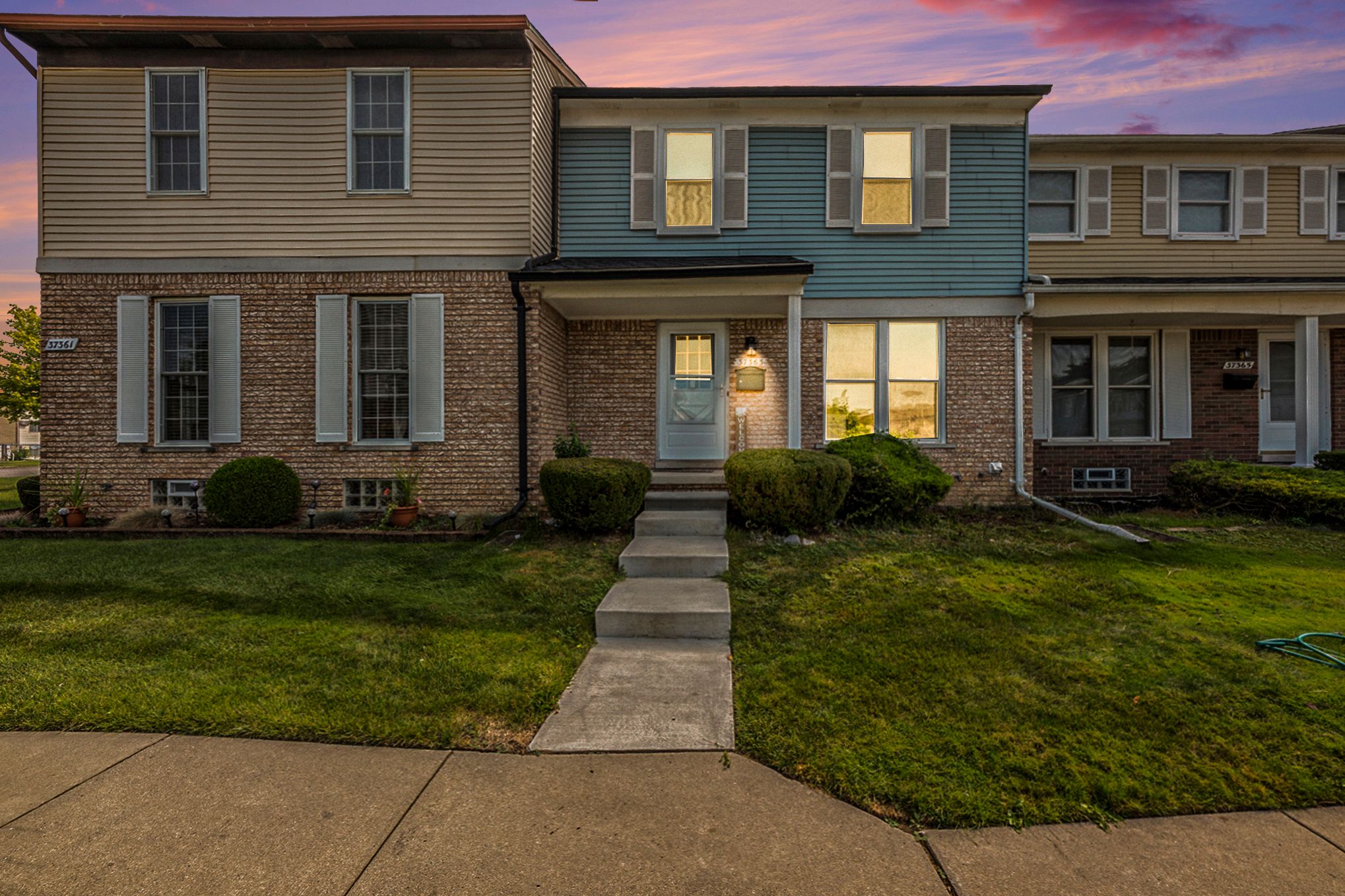 Charter Oaks Blvd, Clinton Township, MI 48036