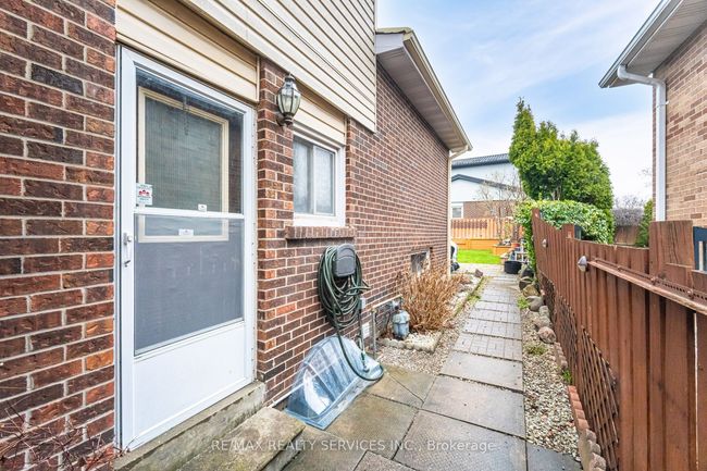 9 Pluto Dr, House attached with 4 bedrooms, 3 bathrooms and 2 parking in Brampton ON | Image 43