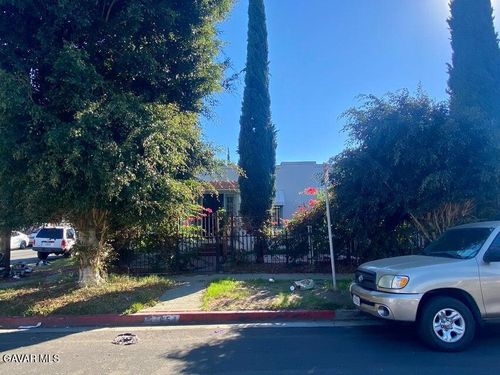 652 E 74th St, Los Angeles, CA, 90001-2308 | Card Image