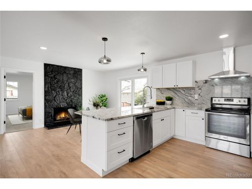 558 S Field Ct, Lakewood, CO, 80226-2959 | Card Image