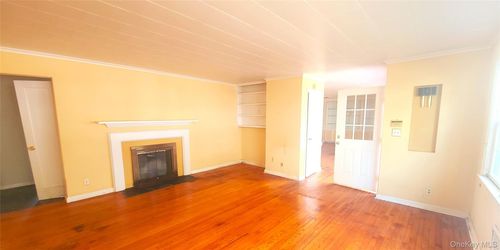 523 Archer St, Freeport, NY, 11520-4831 | Card Image