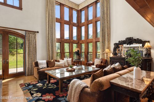 83 Exhibition Ln, Aspen, CO, 81611-3387 | Card Image