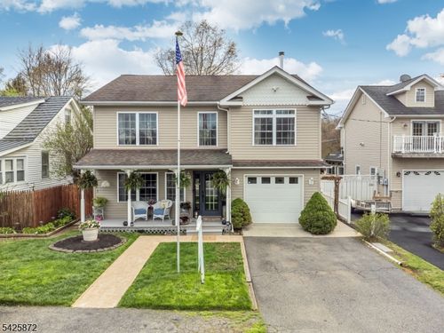 6 Grove Rd, Oak Ridge, NJ, 07438-9144 | Card Image