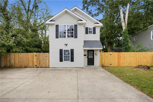 3917 Deep Creek Blvd, Portsmouth, VA, 23702-1613 | Card Image