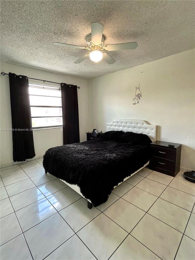 857 W 79 Th Pl, House other with 3 bedrooms, 3 bathrooms and null parking in Hialeah FL | Image 15